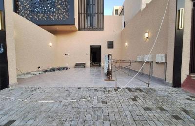 3 Bedroom Floor For Sale in Al Nahdah, Riyadh