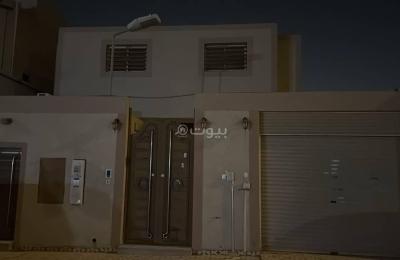 Villa with one floor and a second floor foundation.