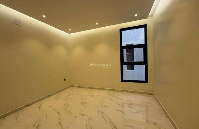 For sale, a corner villa with an apartment in Al-Monseya neighborhood.