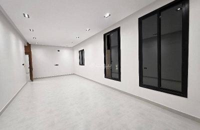 First floor for sale in a villa with an elevator