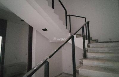 Villa with stairs and an apartment for sale in Al-Monseya neighborhood, Riyadh