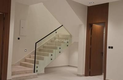 Floor for sale in Al Munsiyah, east Riyadh