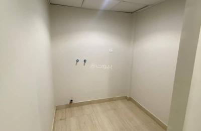 Apartment in North Riyadh，King Khalid International Airport 4 bedrooms 1100000 SAR - 87826730