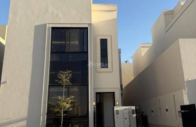 Villa For Sale in Al Mahdiyah, Riyadh