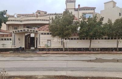 Luxury villa for sale in the neighborhood of Arqa