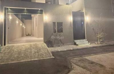 Floor For Sale in Al Bayan Neighborhood, Riyadh