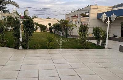 For sale: a luxurious rest house and warehouse lands.