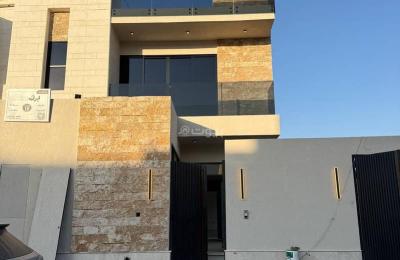 Villa For Sale in Al Mahdiyah