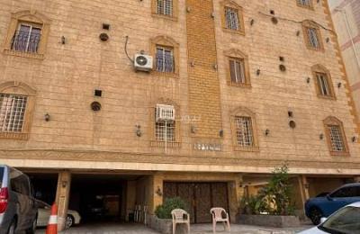 Four-bedroom apartment with a living room for rent in Al Marwah, Jeddah