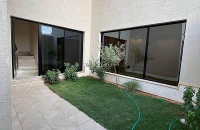 Villa consisting of 3 bedrooms for sale in Al Mahdiyah