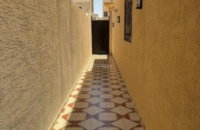 For rent: an apartment in a villa