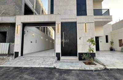 3 Bedroom Floor For Sale in Al Janadriyah, Riyadh