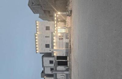 Ground floor villa and three apartments 330 m