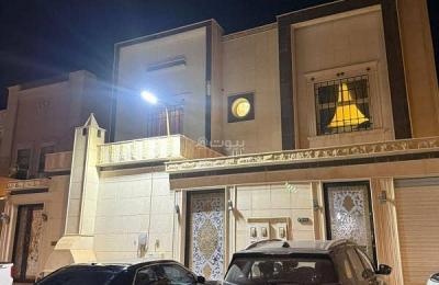 For sale: a villa with a floor and 3 apartments