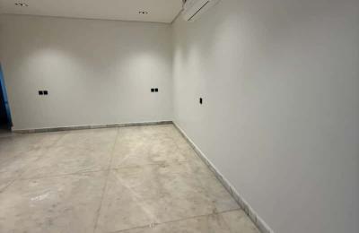 Floor 390 SQM with 4 Bedrooms