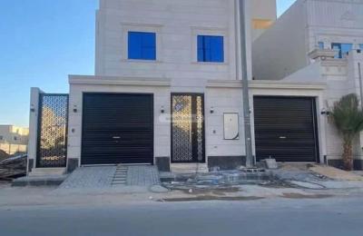 Floor 209 SQM with 5 Bedrooms