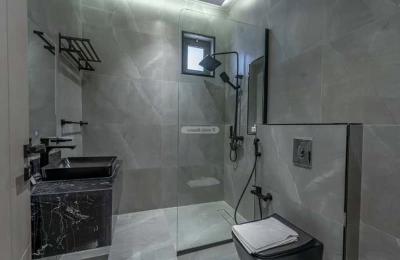 Building 879.58 SQM Facing South