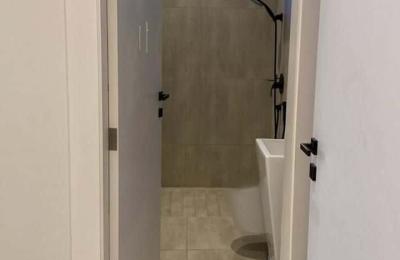 Apartment with 7 Bedrooms