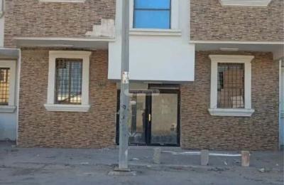 Apartment with 13 Bedrooms