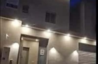 Floor 750 SQM with 4 Bedrooms