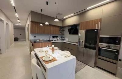 Apartment with 4 Bedrooms