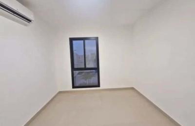 Villa 400 SQM Facing North with 4 Bedrooms