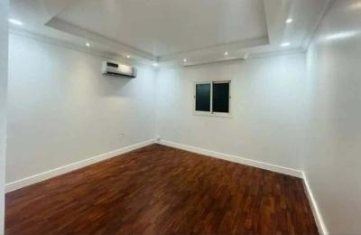 Floor 600 SQM with 4 Bedrooms