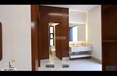 Floor 219 SQM with 5 Bedrooms