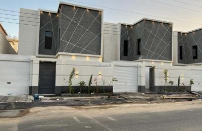 Villa 300 SQM Facing North on 20m Width Street