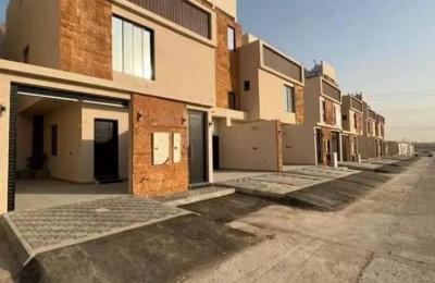 Floor 196.08 SQM with 5 Bedrooms