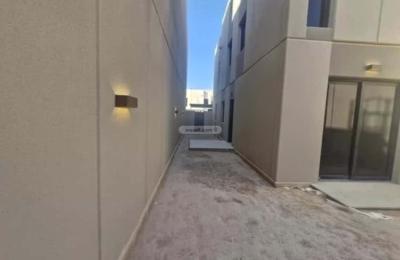 Villa 250 SQM Facing North with 3 Bedrooms