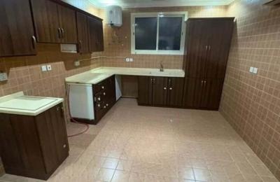 Floor 651 SQM with 3 Bedrooms