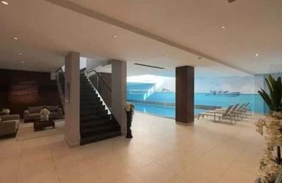 Apartment with 4 Bedrooms