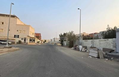 Land 900 SQM Facing East on 15m Width Street