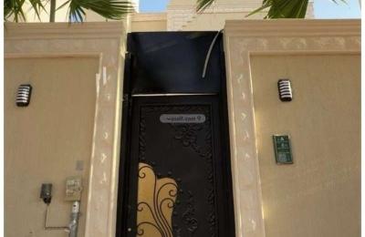 Floor 390 SQM with 3 Bedrooms