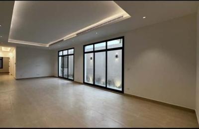Floor 178.57 SQM with 4 Bedrooms