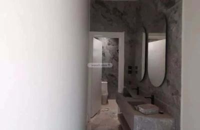 Floor 157 SQM with 5 Bedrooms