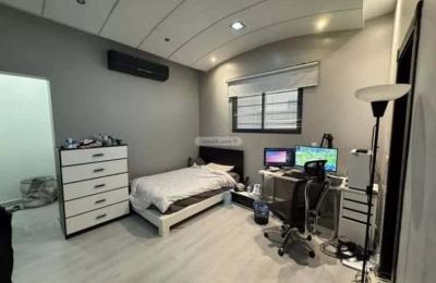 Villa 390 SQM Facing North with 6 Bedrooms