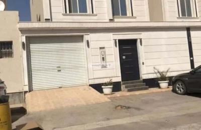 Villa 425 SQM Facing North with 5 Bedrooms