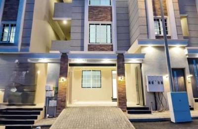 Floor 203.97 SQM with 6 Bedrooms