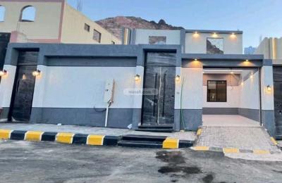 Floor 360 SQM with 5 Bedrooms