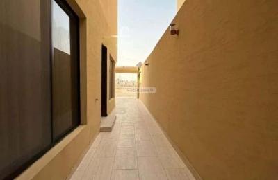 Floor 173 SQM with 5 Bedrooms