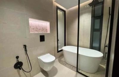 Floor 173.82 SQM with 5 Bedrooms