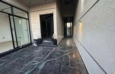 Floor 219.48 SQM with 4 Bedrooms